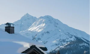 Paysage de montagne enneigée à La Rosière en hiver